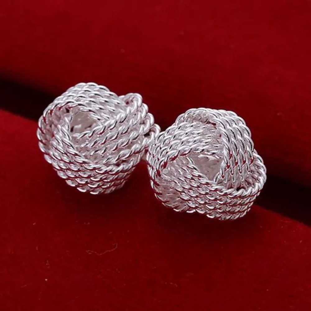 NWT Silver Mesh Knot Stud Earrings - Picture 4 of 5